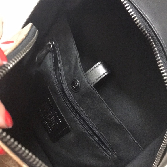 Backpack - Picture 2 of 3